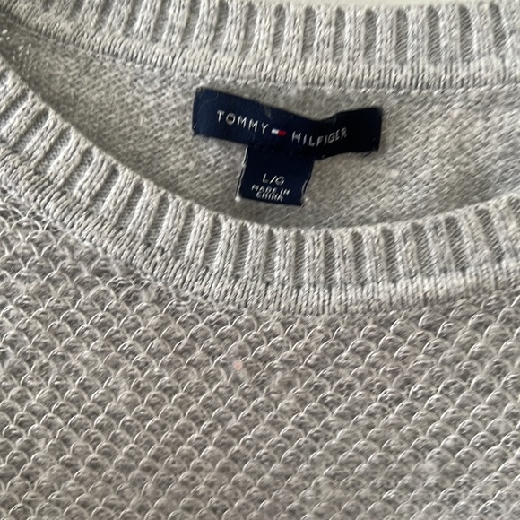 Cute sweater 🤍 - Picture 2 of 6